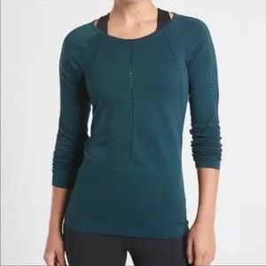 Athleta Seamless Foothills shirt - size small